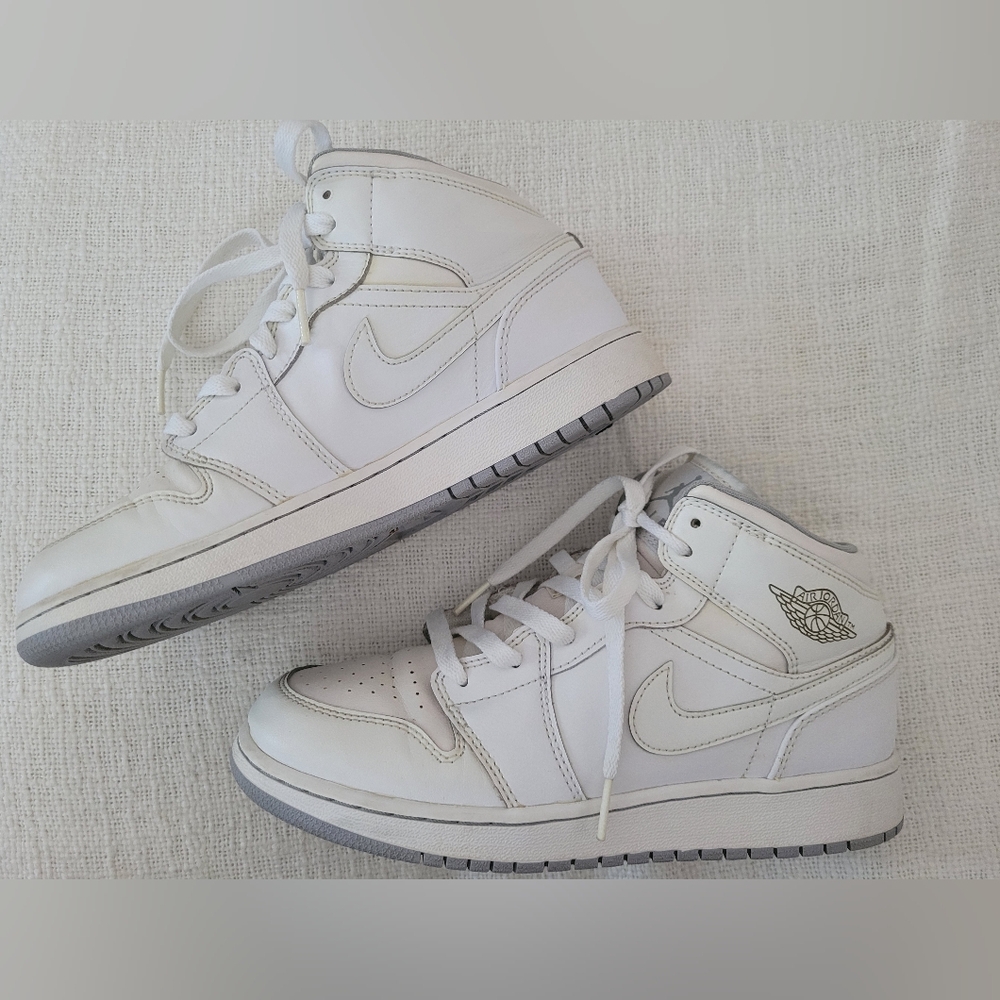 Nike Air Jordan 1 Mid All White Size 6Y